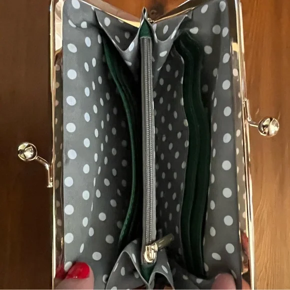 Green Leather Kisslock Clutch Bag - Picture 3 of 8